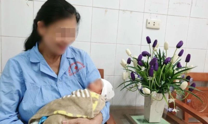 bệnh nhân 63 tuổi trú tại huyện Thọ Xuân đã sinh một bé trai nặng 3kg khoẻ mạnh tại bênh viện Phụ sản Thanh Hoá
