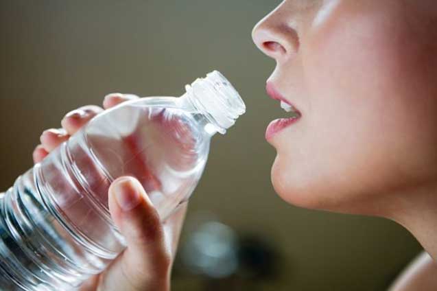 Uống nước rất tốt nhưng sáng ngủ dậy chớ dại gì uống loại nước này, 1 ngụm thôi cũng rất độc