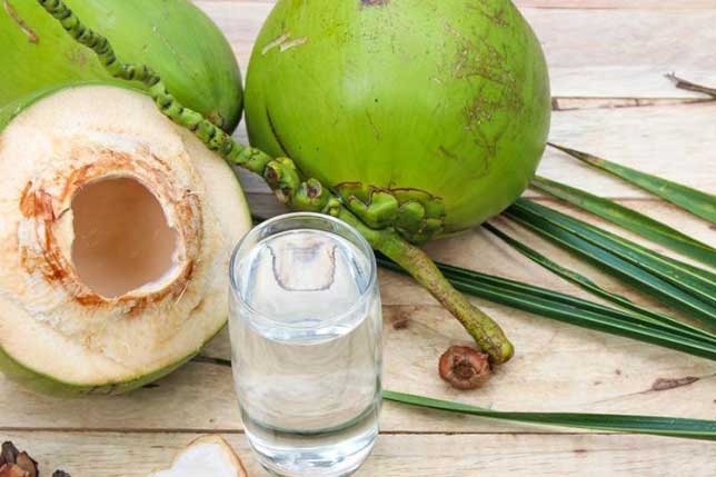 6 sai lầm nguy hiểm khi uống nước dừa mà nhiều người không biết, đặc biệt là điều số 3