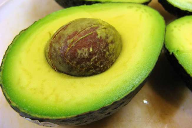 Uống 1 cốc sinh tố bơ vừa giảm cân thần tốc lại giúp da căng mịn hồng hào, càng uống càng đẹp