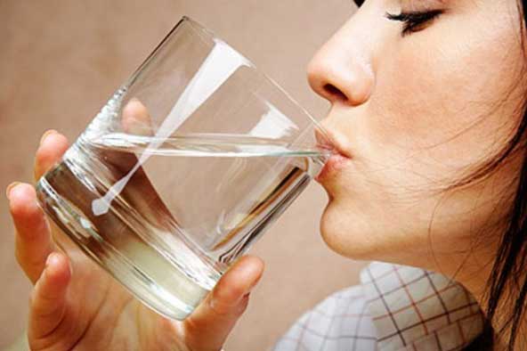 Uống nước lọc kiểu này còn "độc hơn thạch tín", nhiều người đang tự tay tàn phá cơ thể mà không biết