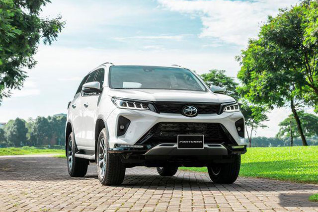 Toyota Fortuner bản nâng cấp ra mắt tại Việt Nam, giá bán tăng 42 triệu đồng