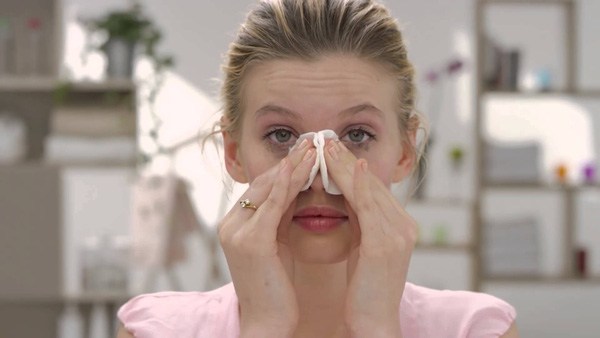 4 tác dụng khác của bông tẩy trang bạn phải biết