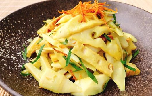 Măng rất ngon nhưng có 4 nhóm người càng ăn lại càng hại thân