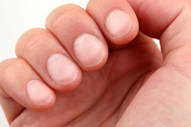 Xòe lòng bàn tay và nắm chặt, nếu thấy có dấu hiệu này hãy đi khám càng nhanh càng tốt