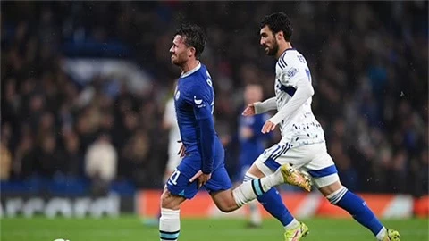 Fan Chelsea mắng Potter ngu ngốc vì mạo hiểm với Chilwell