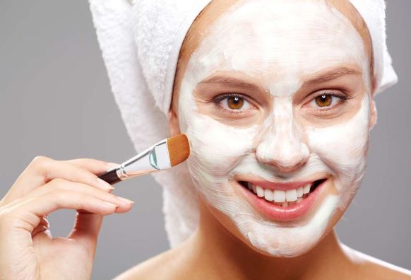 Trị mụn cực nhanh chỉ bằng cách dùng sữa chua