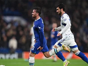 Fan Chelsea mắng Potter ngu ngốc vì mạo hiểm với Chilwell