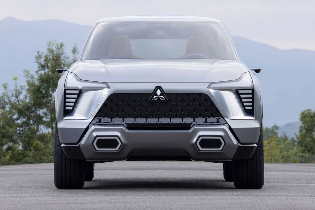 Mitsubishi XFC Concept.