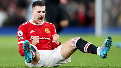 Man United tìm mọi cách giữ chân Dalot
