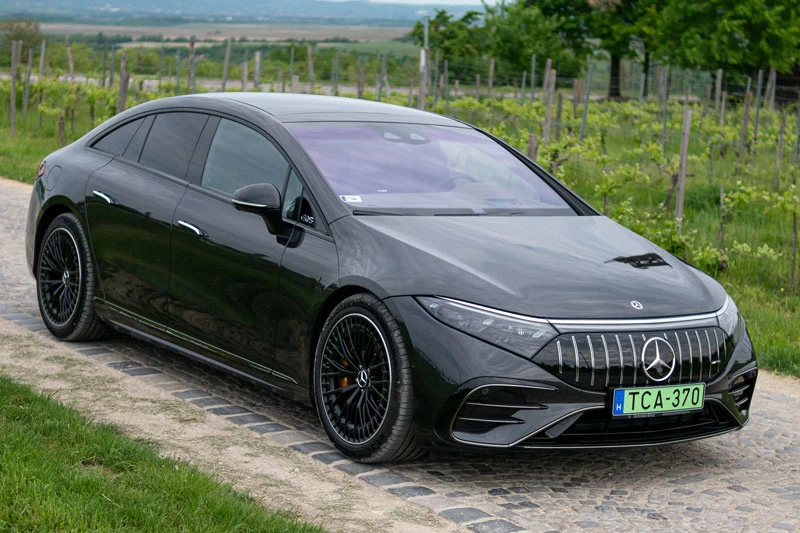 9. Mercedes-Benz EQS AMG 53 4MATIC+ (công suất tối đa: 751 mã lực).