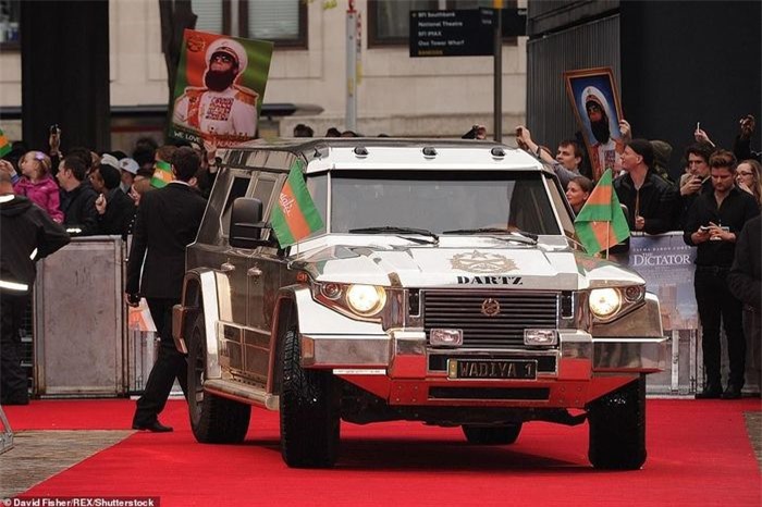  Ban đầu, hãng độ xe Dartz chỉ sản xuất ba chiếc xe để phục vụ cho quá trình quay phim. Một trong số đó đã xuất hiện tại buổi công chiếu phim The Dictator diễn ra hồi tháng 5/2012 tại London (Anh). 