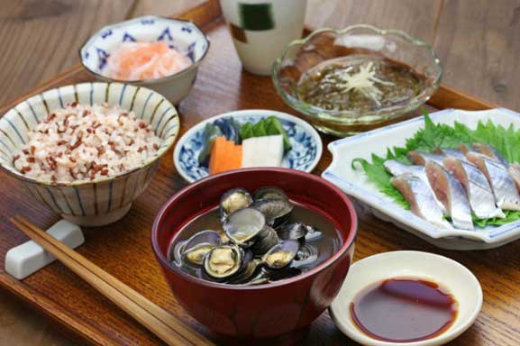 Người Nhật Bản sống thọ, trẻ lâu nhờ 5 thói quen ăn uống đặc biệt này