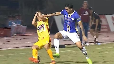 Đoàn Văn Hậu nhận thẻ vàng, bị treo giò trận Hà Nội FC vs Viettel