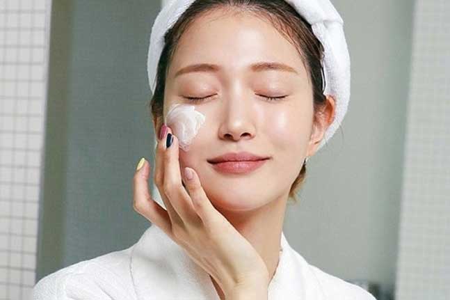 Những bí quyết làm đẹp tưởng có ích lại làm hại làn da bạn nên lưu ý