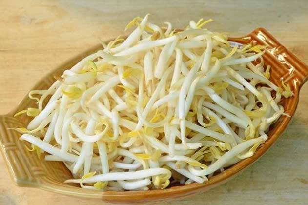 Thấy giá đỗ có 3 dấu hiệu lạ, tuyệt đối không nên mua kẻo mất tiền mà thêm bệnh