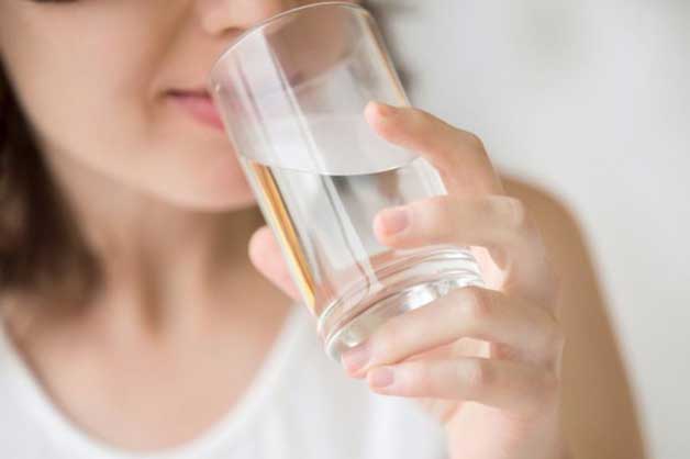 3 kiểu uống nước tưởng vô hại nhưng phá hủy gan thận nghiêm trọng