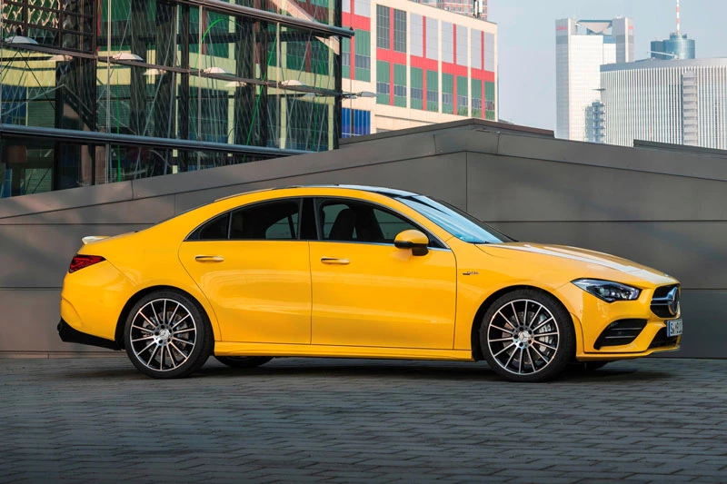 8. Mercedes-AMG CLA 35 (giá khởi điểm: 47.900 USD).