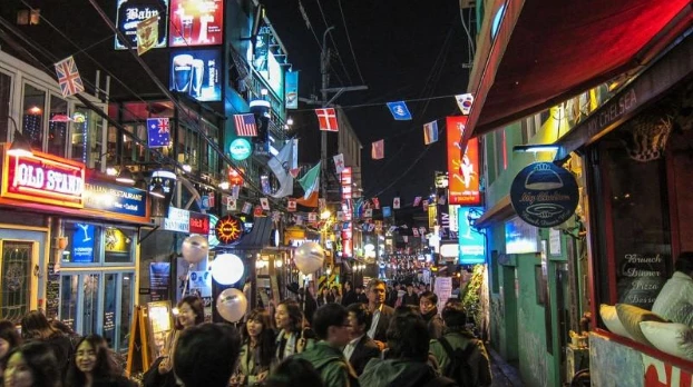Itaewon từng là “Khu phố Tây không ngủ” sầm uất bậc nhất Hàn Quốc.