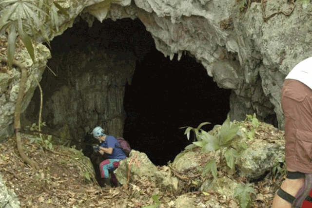 Tìm thấy sợi dây xanh bí ẩn trong răng của nạn nhân hiến tế thần mưa Maya