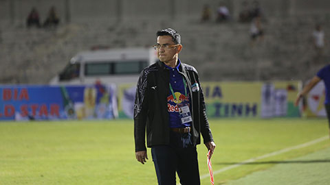 HLV Kiatisak: ‘Nếu Hồng Lĩnh Hà Tĩnh tận dụng tốt cơ hội, HAGL đã thua’