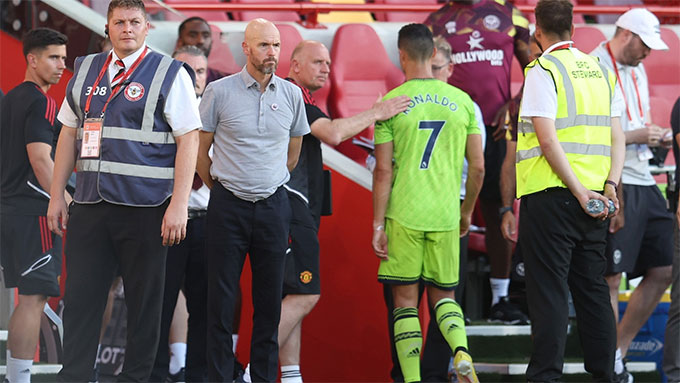 5 lý do Ronaldo nên rời MU càng sớm càng tốt