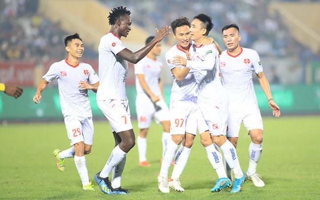 Đánh bại Nam Định, Hải Phòng lên ngôi đầu V.League 2022