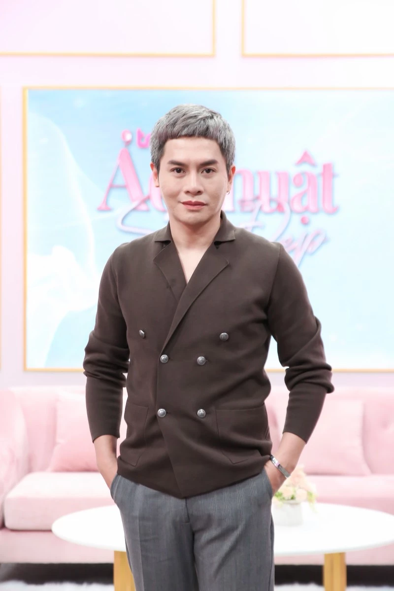Chuyên gia trang điểm Nam Trung Chuyên gia trang điểm Nam Trung