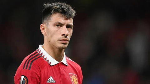 Lisandro Martinez bị treo giò ở trận lượt đi với Barca, fan sợ đội nhà thua tan nát