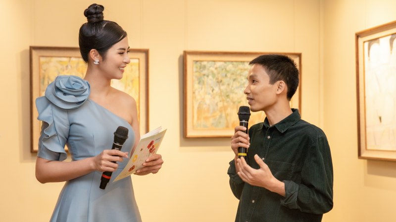 Hoa hậu Ngọc Hân tổ chức triển lãm tranh cho hoạ sĩ Duy Hoà tại Đà Lạt