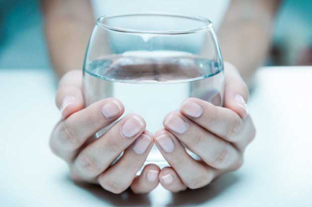 Uống 1 ngụm nước đúng theo cách này, nước lọc quý như "thần dược", mỡ thừa cũng "tan" hết