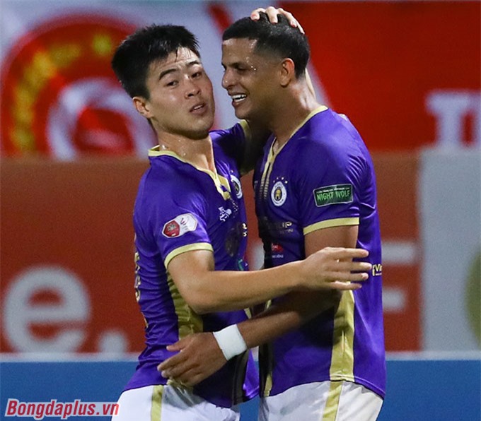 Lucao ghi bàn quý như vàng giúp Hà Nội FC thắng Viettel - Ảnh: Minh Tuấn 