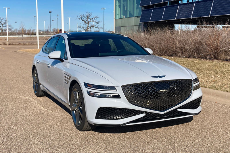Top 10 xe sedan hạng sang đáng mua nhất năm 2022: Genesis G80 đầu bảng