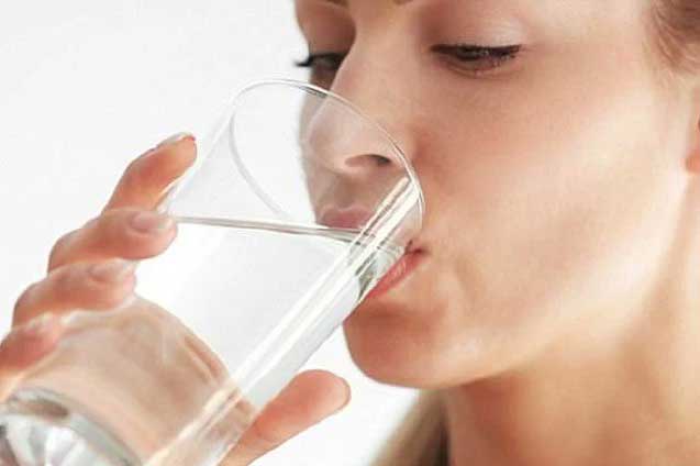 6 sai lầm khi uống nước gây hại gan thận của bạn, về già phải chạy thận cũng là điều dễ hiểu