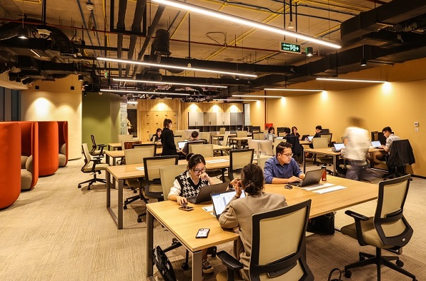 Áp dụng mô hình văn phòng hybrid để thu hút nhân tài 