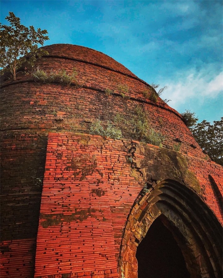 Lò gạch cổ trăm tuổi ở Sa Đéc nhuốm màu rêu phong thu hút du khách hiếu kỳ - 3