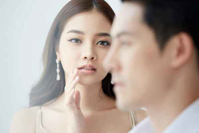 Không ngờ khi biết bí mật của tôi, chồng lại vui vẻ đón nhận