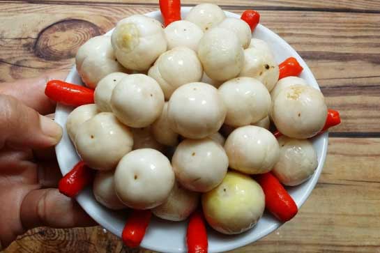 Thêm một bước này, món cà muối giòn tan không bị thâm đen hay nổi váng