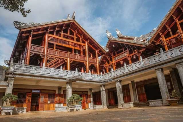 Ngàn góc 'sống ảo' cực chất ở ngôi chùa đầu tiên được xây dựng tại Tây Nguyên