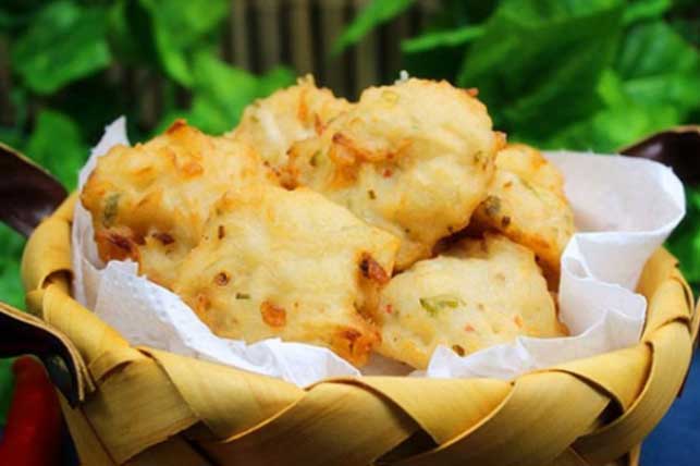 Trộn cơm nguội với 1 thứ này rồi chiên, cơm trong mềm ngoài giòn rụm, ai ăn cũng phải tấm tắc khen