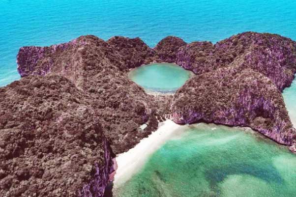 Vẻ đẹp nguyên sơ, ít người đặt chân đến ở ‘mắt rồng’ giữa lòng vịnh Hạ Long