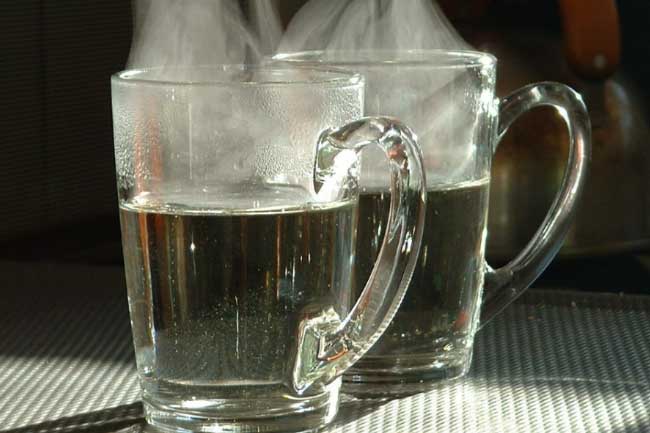 Uống 1 cốc nước ấm vào đúng thời điểm vàng giúp giảm cân siêu tốc không cần ăn kiêng