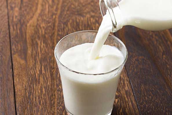 Uống sữa rất tốt nhưng đây là những lưu ý "vàng" ai cũng cần nhớ để không gây hại sức khoẻ