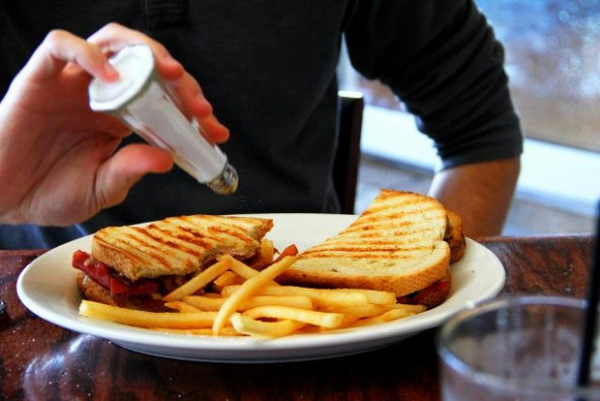 Ăn thực phẩm này bạn sẽ già đi cực nhanh