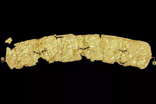 Khai quật được chiếc thắt lưng vàng 2.500 tuổi