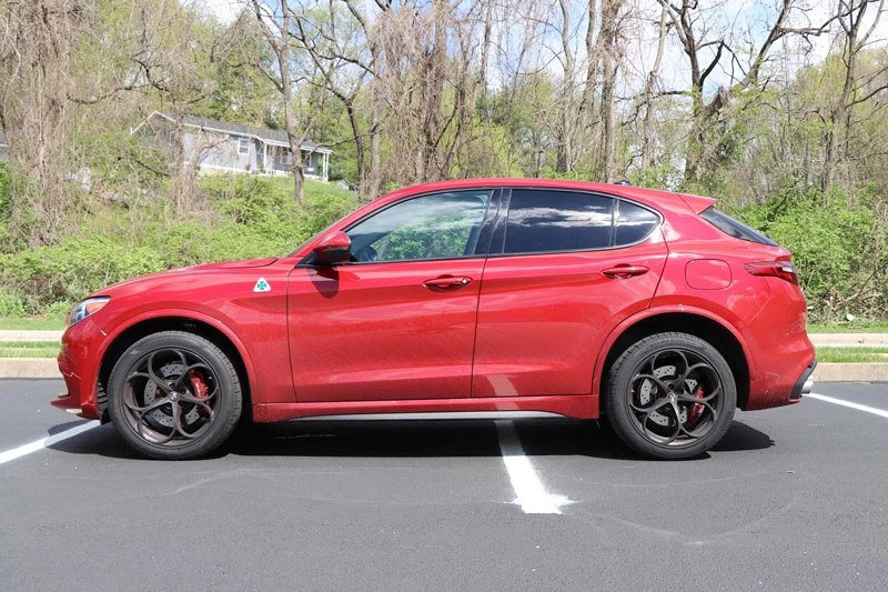 2. Alfa Romeo Stelvio Quadrifoglio.