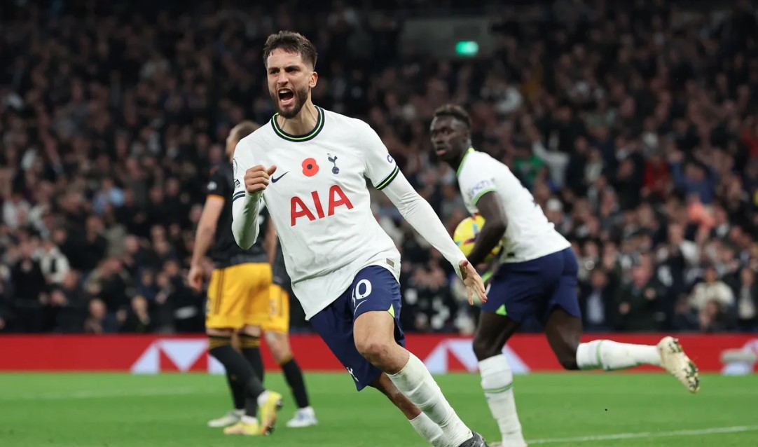 Tottenham thắng nhọc Leeds sau cuộc rượt đuổi tỷ số điên rồ ở London