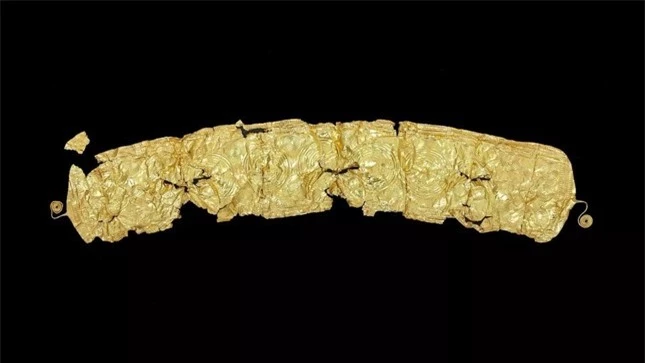 Khai quật được chiếc thắt lưng vàng 2.500 tuổi ảnh 1