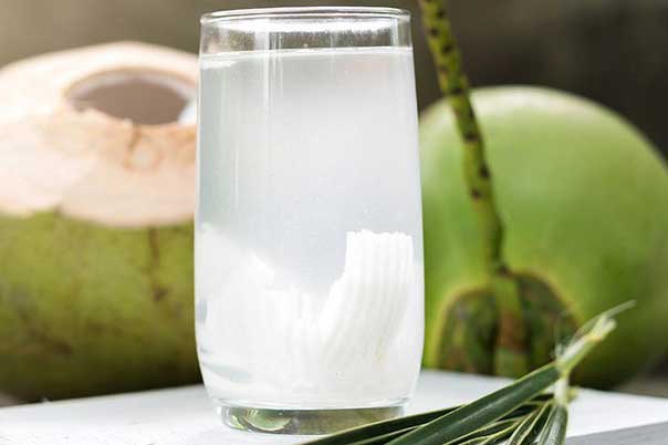Nước dừa rất tốt nhưng đây là thời điểm gây hại nhất, thèm đến mấy cũng không được uống
