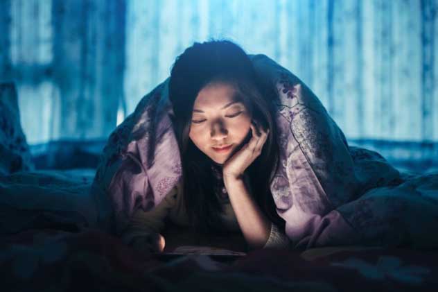 Làm cách nào để thức khuya mà không gây hại sức khỏe?